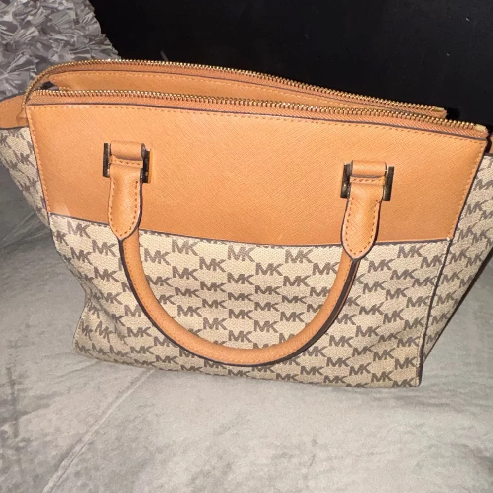 Michael Kors Tan and Cream MK Satchel - Picture 5 of 5